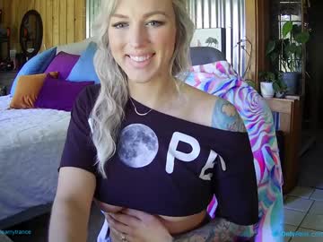 girl
        dreamytrance cam image #2663877