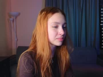 girl
        shirleywhitney cam image #1689489