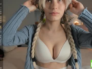 girl
        margarethowell cam image #3472288