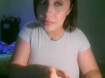 girl
        queenouid cam image #3456976