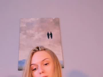 girl
        edaclose cam image #4142851