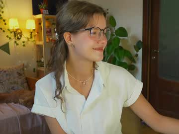girl
        eli_sun cam image #3515532
