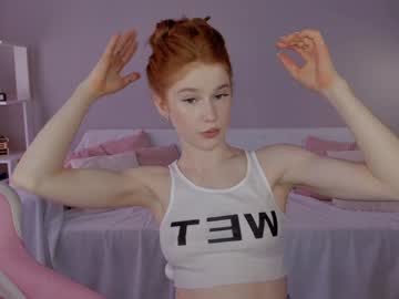 girl
        leahsthetics cam image #4529462