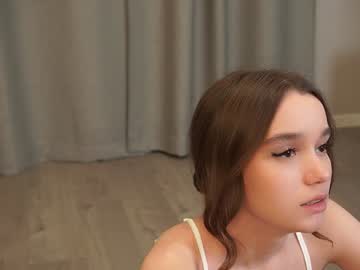 girl
        harrieteasley cam image #3730800