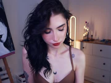girl
        dance_kuduro cam image #3030252