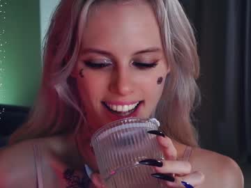 girl
        audreycarvin cam image #3302682