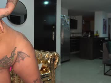 girl
        srta_roja cam image #3136159