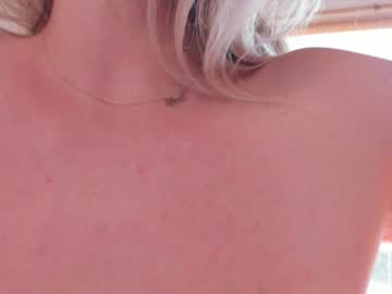 girl
        ellaxstar cam image #2778634