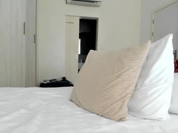 girl
        asiangirlandwhiteguy cam image #977050