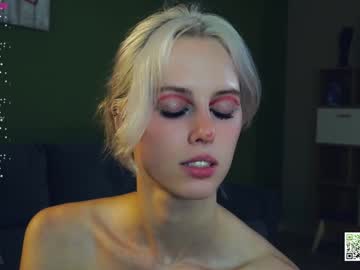 girl
        audreycarvin cam image #3149224