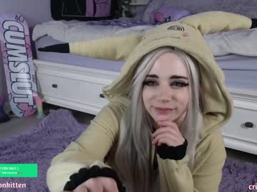girl
        crimsonkitten cam image #2174379