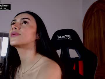 girl
        charlotte114 cam image #2110284