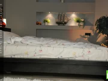 girl
        margarethowell cam image #3707168