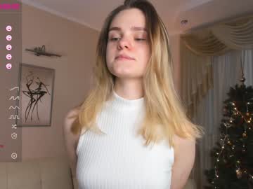girl
        barbaraday cam image #332128
