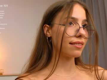 girl
        wanda_robinson cam image #2890726