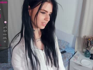 girl
        elfas_cute cam image #1271201