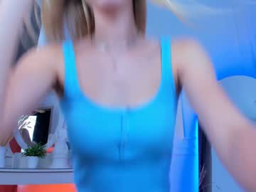 girl
        cassie_palmer cam image #3137638