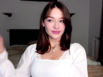 girl
        predatory_eyes cam image #2282062