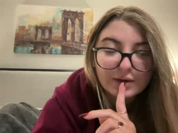 girl
        fantasyella cam image #1188667