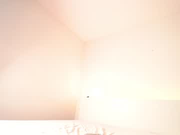 girl
        reei__ cam image #2365295
