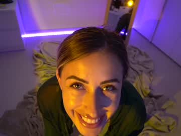 girl
        laramonroe_ cam image #3304757