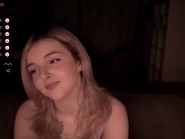 girl
        lucydelovely cam image #1670237