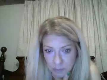 girl
        mercedes_milf cam image #900875