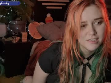 girl
        ziny_cosky cam image #1020160