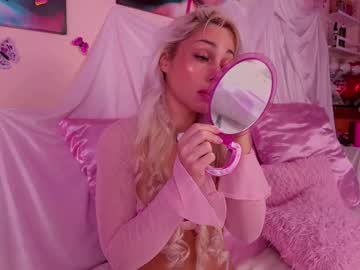 girl
        jollly_belle cam image #4298738