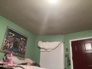 girl
        oftenelle cam image #1805370