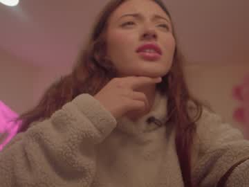 girl
        angela_5 cam image #862314
