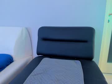 girl
        kittycaitlin cam image #1540006