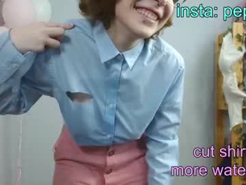 girl
        lovely_leeeya cam image #340378