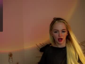 girl
        blondesoulmate cam image #2030100