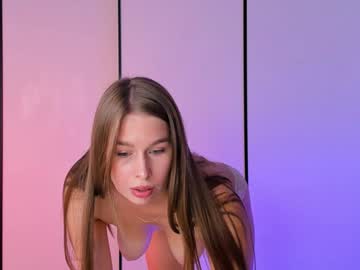 girl
        shadow_of_moon cam image #3172091
