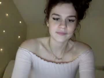 girl
        basicbrunette cam image #140632