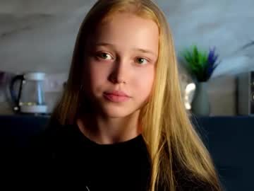 girl
        gemmabrabazon cam image #2946372