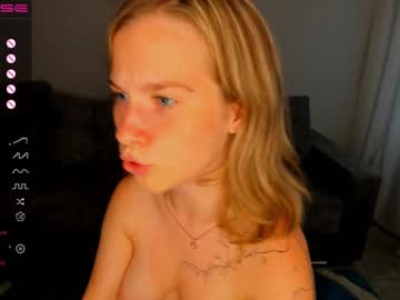 girl
        lynnatlee cam image #2999161