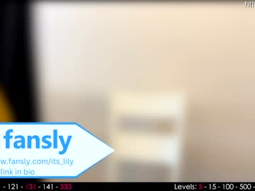 girl
        its_lily cam image #640635