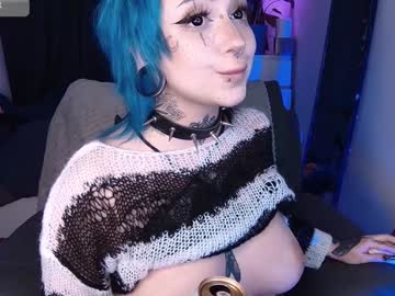 girl
        aciddroll cam image #3714037