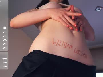 girl
        rowenahallman cam image #4357133