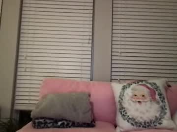 girl
        thebellareid cam image #3743703