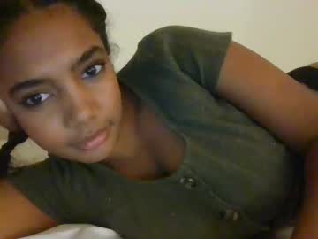 girl
        annikaxsecret cam image #3853638