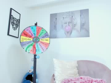 girl
        missniley cam image #405590