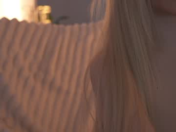 girl
        alissa_wxw cam image #4175487