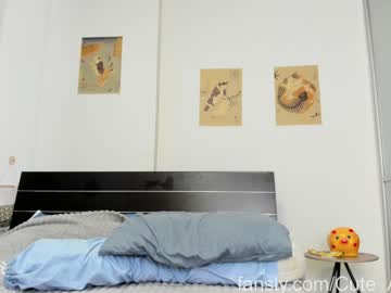 girl
        malvina_doll cam image #3922355
