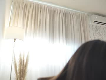 girl
        emyii cam image #3522972