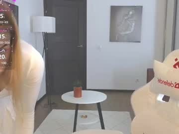 girl
        adri_dream cam image #4389435