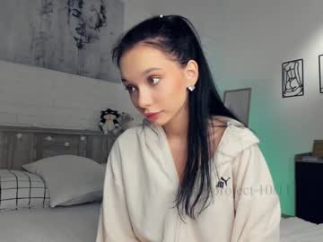 girl
        riskyproject cam image #1880541