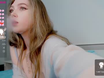 girl
        small_blondee cam image #203202